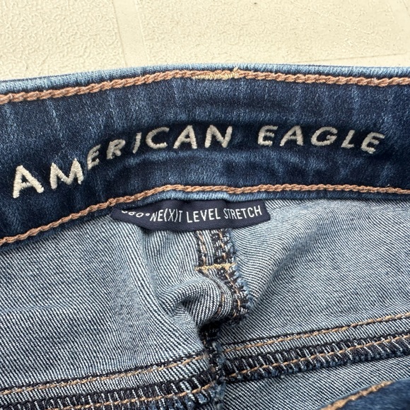 American Eagle - Size 6 Short - Picture 2 of 6